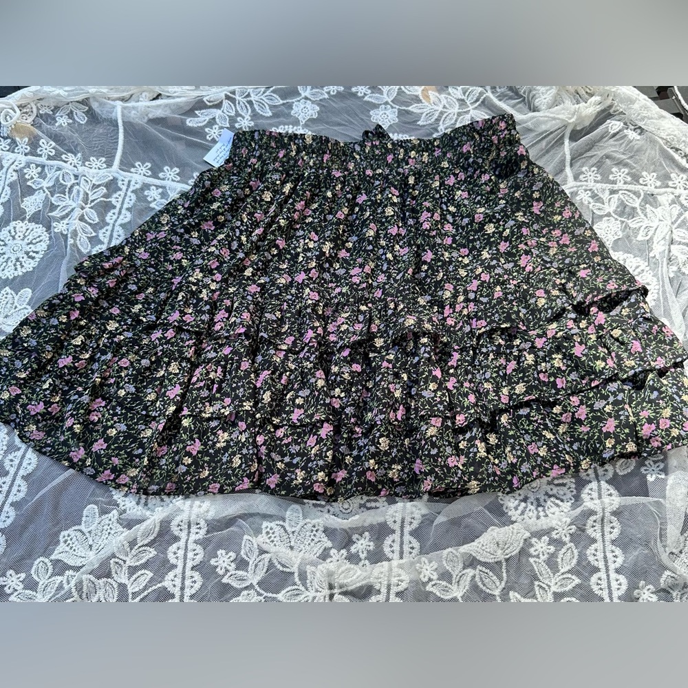 &merci Women's Black Chiffon Ruffle Hem Mini Skirt Size M-NWT